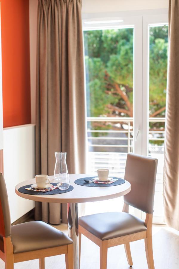 Zenao Aparthotel *